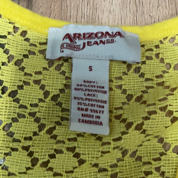 Arizona Jeans Juniors S Yellow tie-front top - Picture 2 of 3